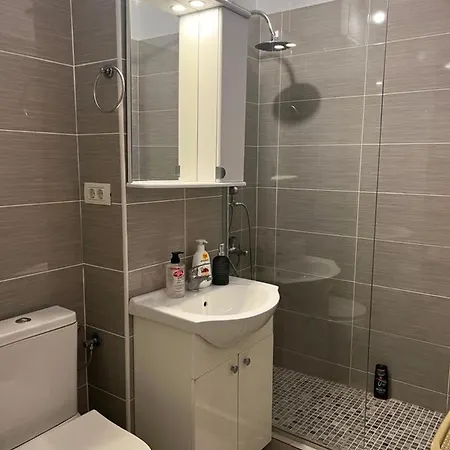 2 Aproape De Spitalul Obregia Si Bagdasar Nu Ofer Factura * Бухарест