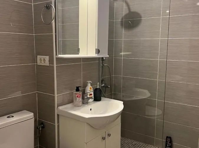 2 Aproape De Spitalul Obregia Si Bagdasar Nu Ofer Factura * Bukarest